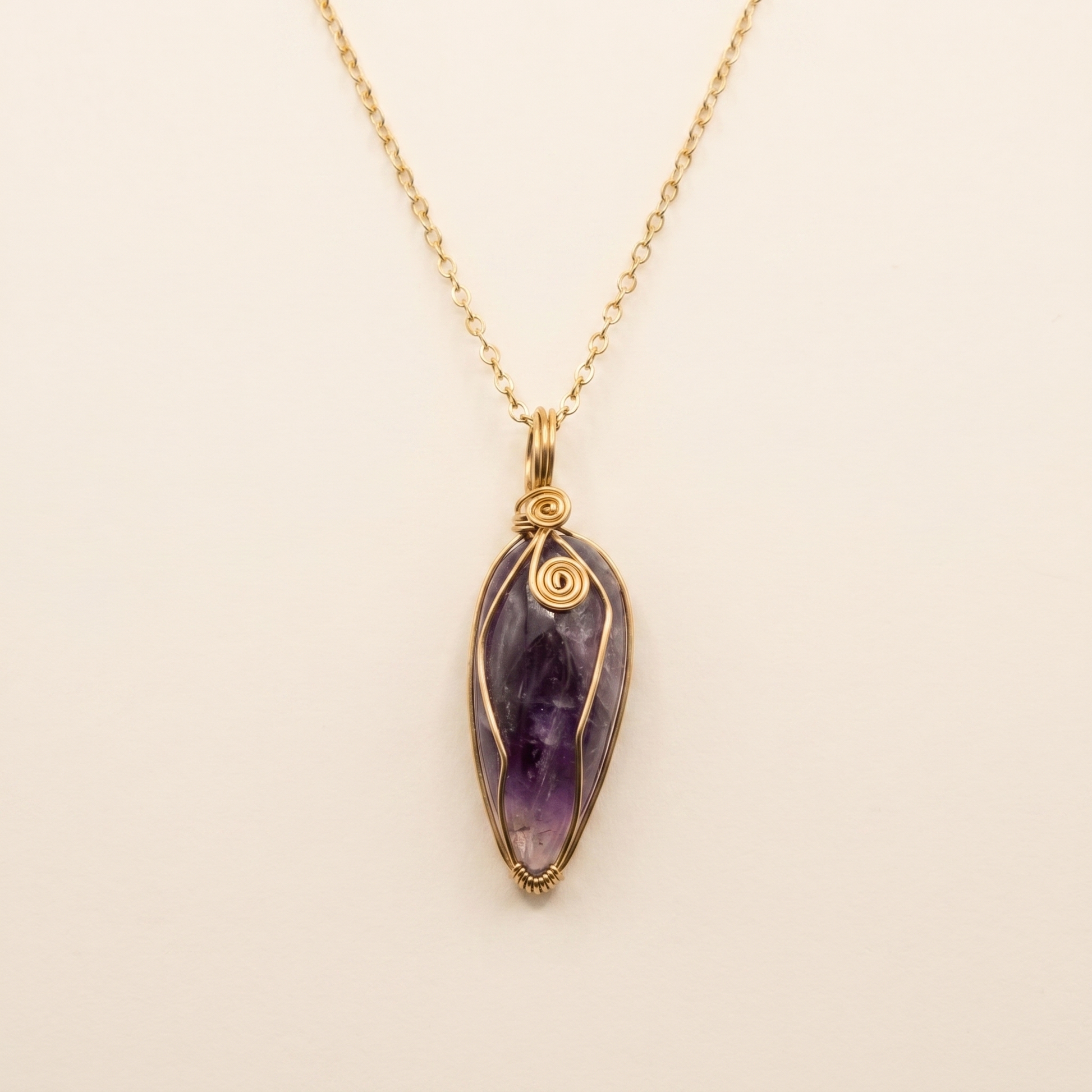 #06 One Piece- Amethyst Necklace Gold