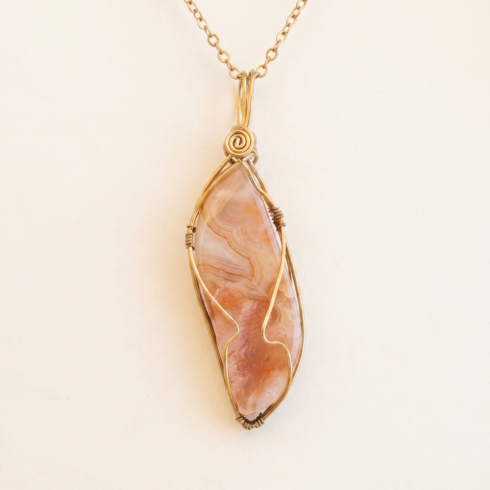 #23 One Piece – Peach Banded Agate Necklace Gold