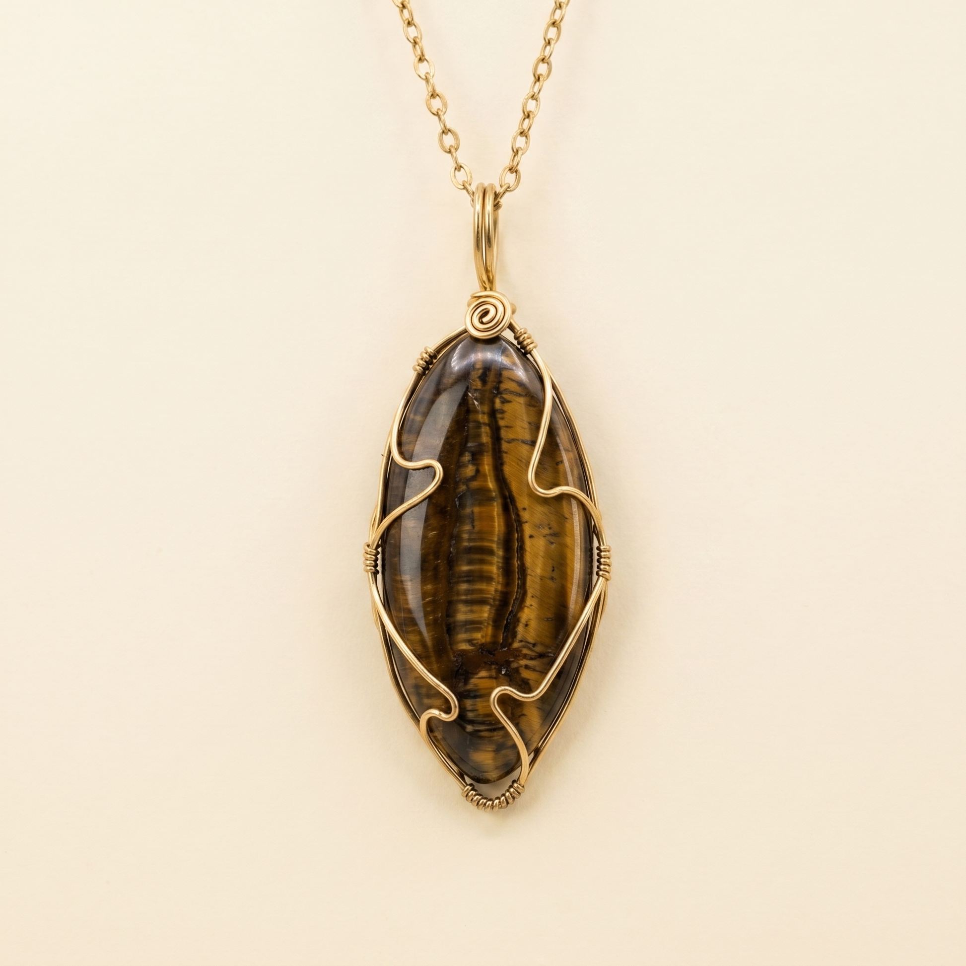 #21 One Piece – Tiger’s Eye Necklace Gold