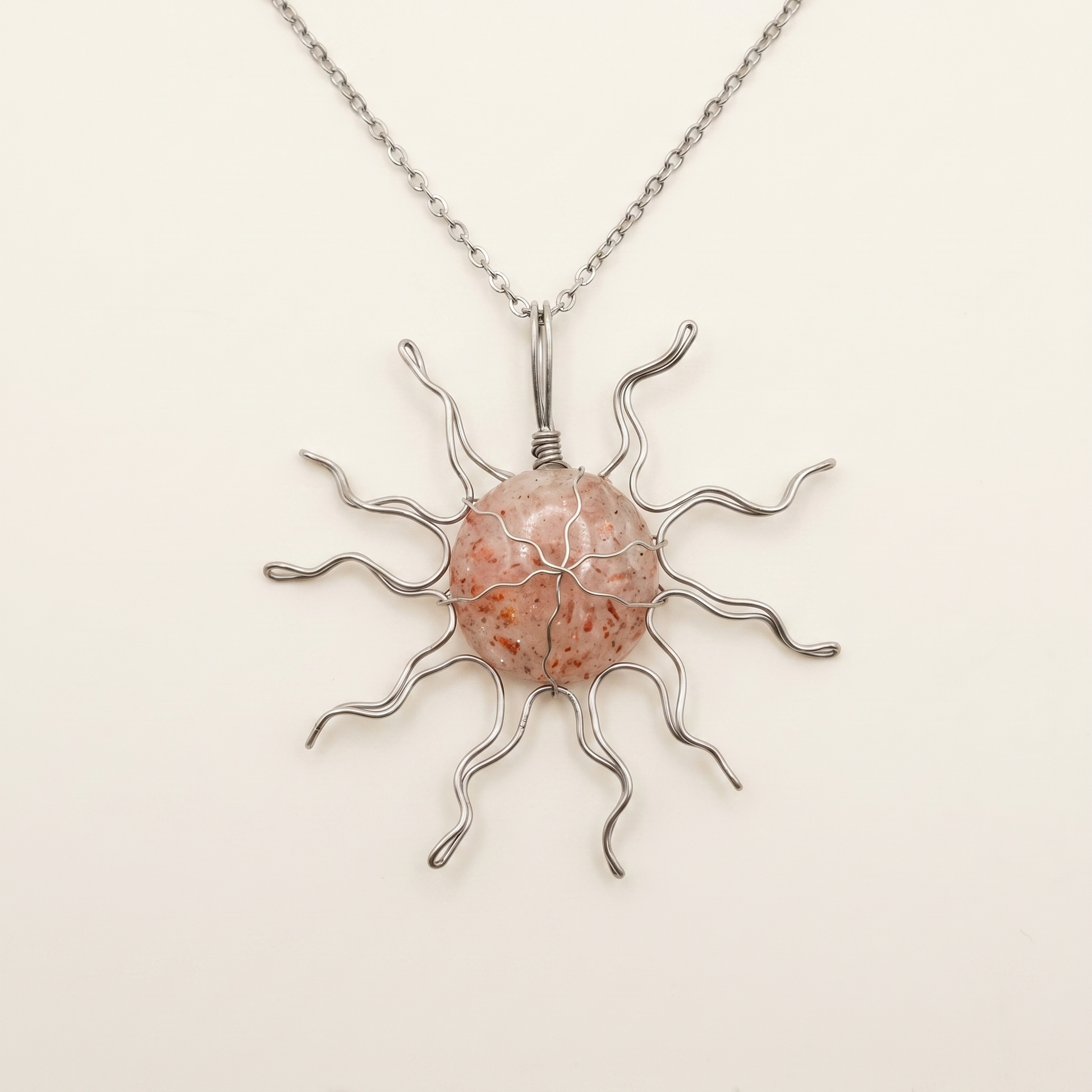 #43 One Piece – Sunstone Sun Necklace Silver