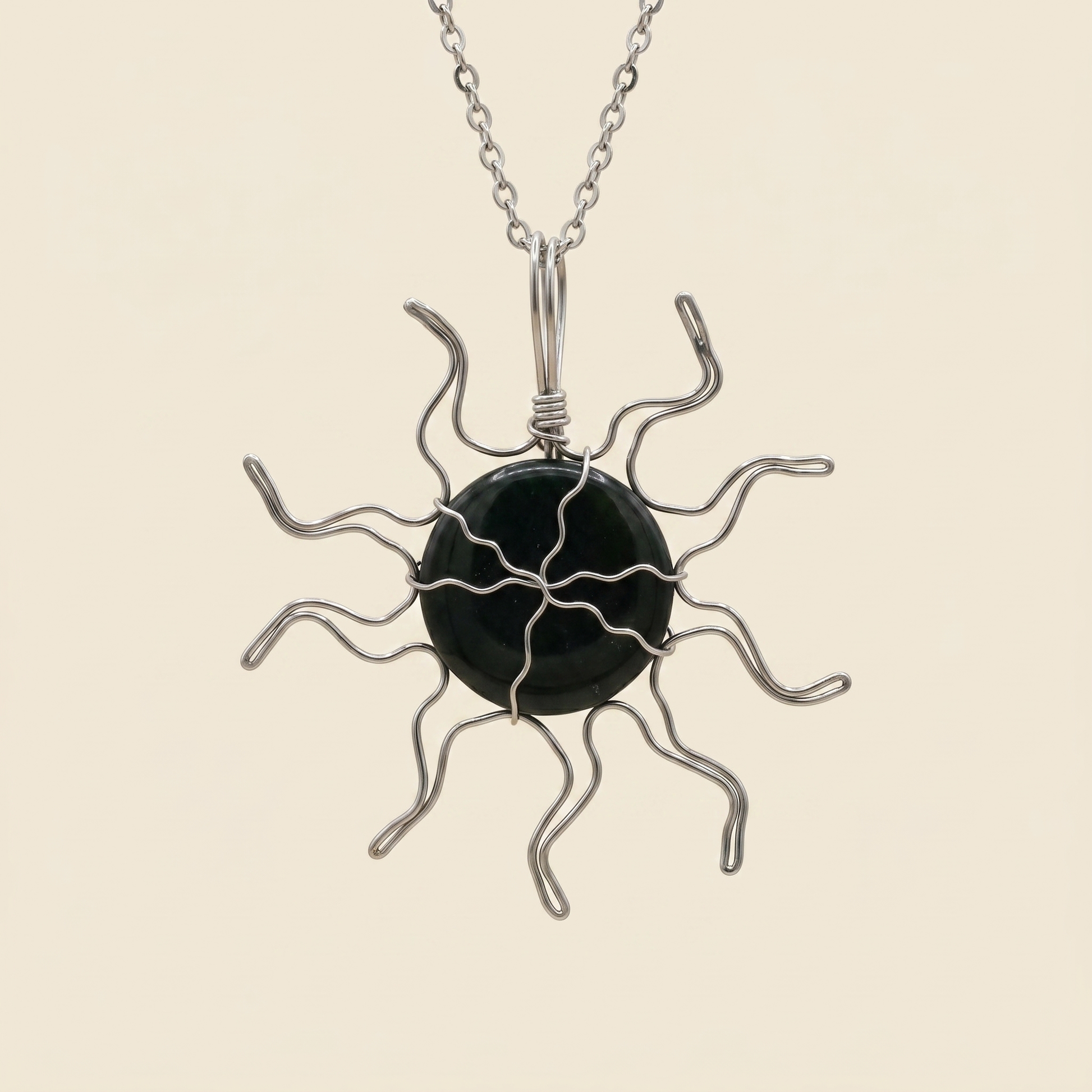 #40 One Piece – Dark Sun Necklace Silver