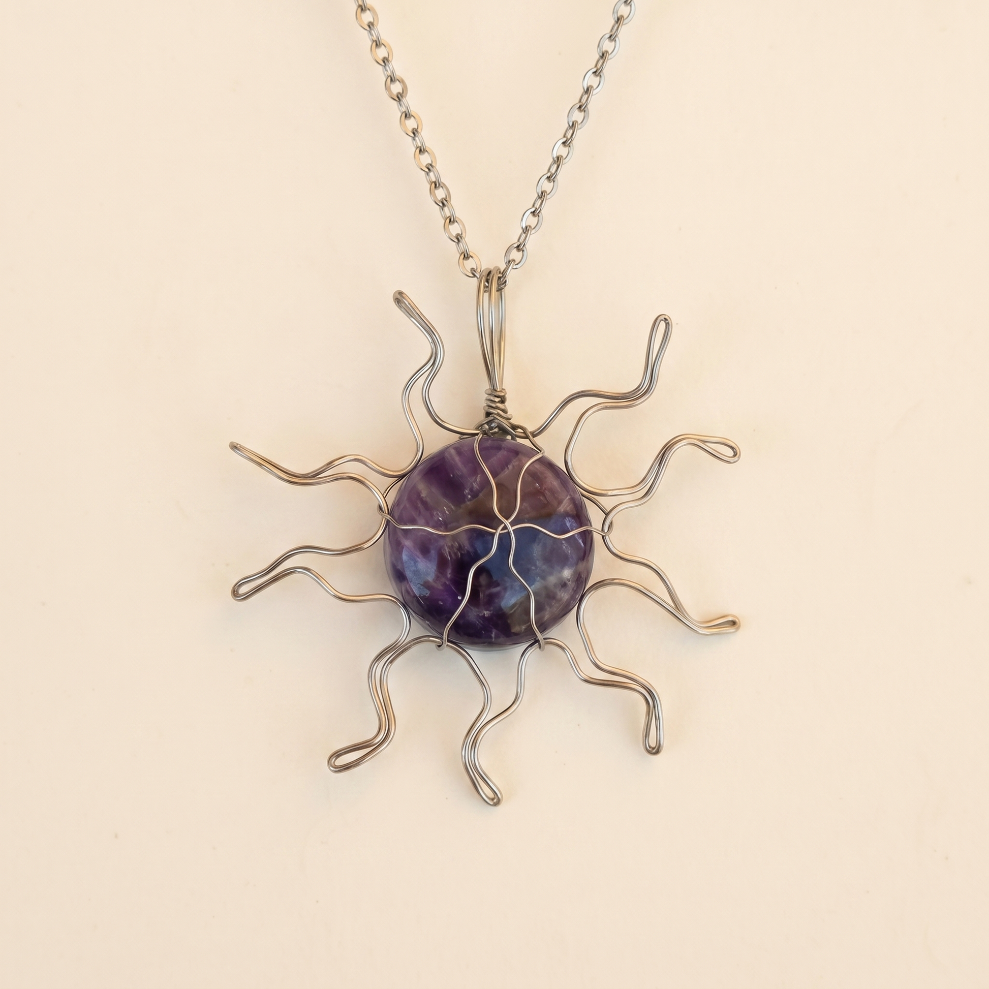 #39 One Piece – Amethyst Sun Necklace Silver