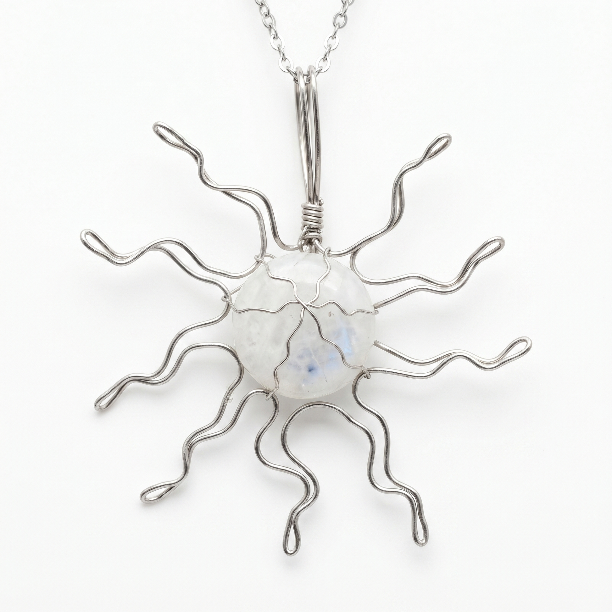 #47 One Piece – Moonstone Sun Necklace Silver